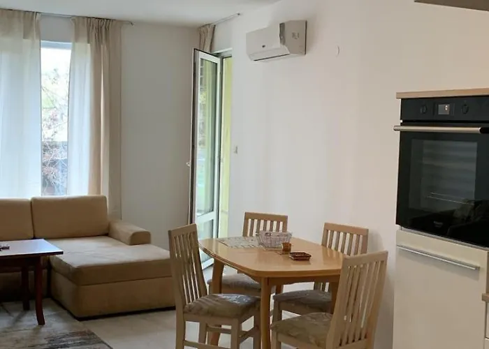 Mng Yassen ساني بيتش